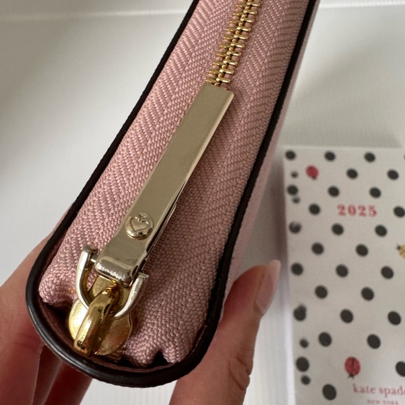 Kate Spade Pink Bonnet agenda + 2025 Kate Spade calendar refill - Picture 3 of 11